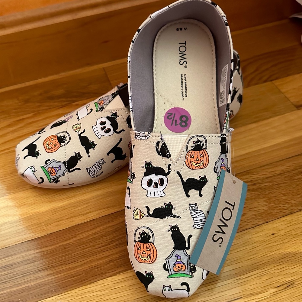 Halloween Cats Tom’s shoes